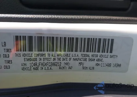 2015 Jeep Grand Cherokee Laredo z USA, uszkodzony, nr VIN 1C4RJFAGXFC206212